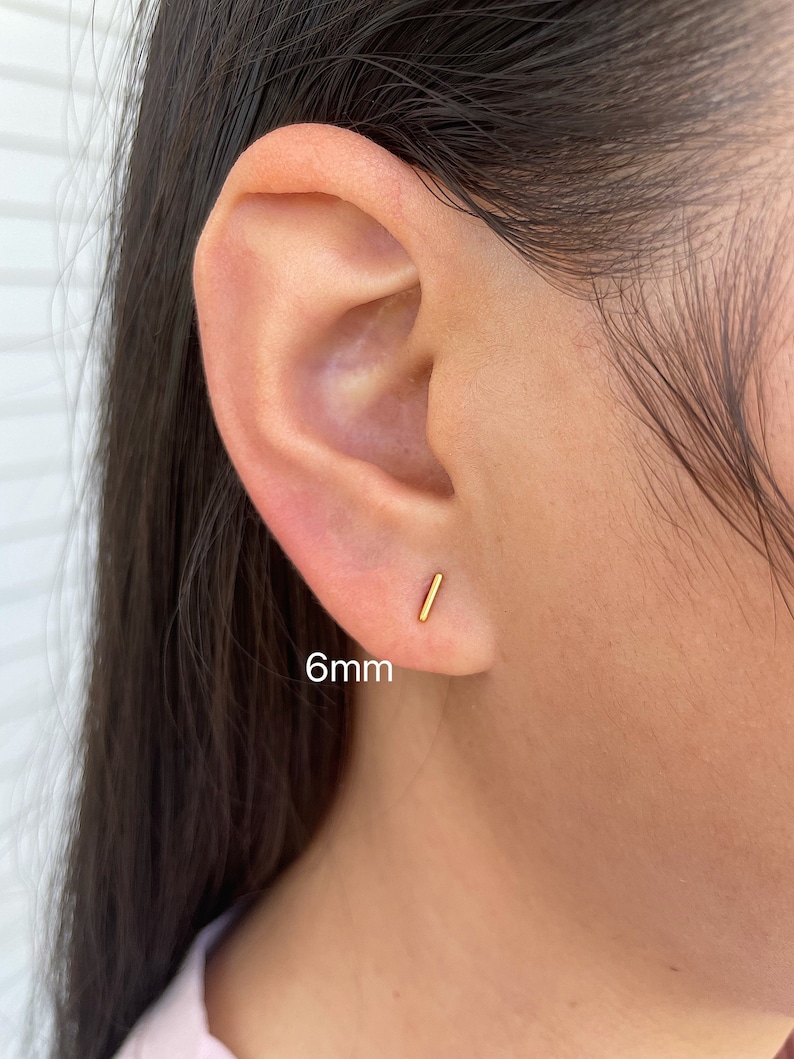 1 paire de boucles d'oreilles simples en argent sterling, boucle d'oreille barre, petite boucle d'oreille ligne, petit clou en or, boucle d'oreille délicate minimaliste, boucle d'oreille en cartilage image 2