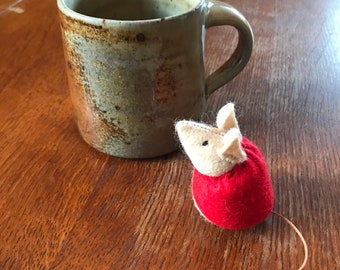 Little handmade felt mouse with red cape