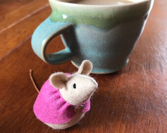 Little handmade felt mouse.