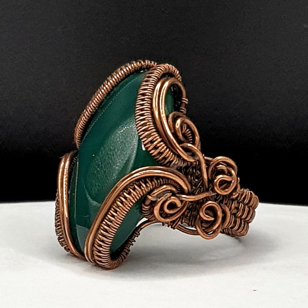 Antique style green stone ring Wire weave copper aged ring Luxurious handcrafted jewelry Massive finger jewelry Exquisite gift for real lady