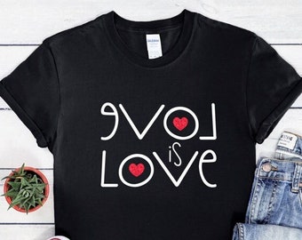 Camiseta "El amor es amor", regalo de San Valentín