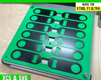 xTool F1 Ultra Jig: Herramienta de grabado para abrebotellas de llavero
