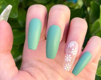 Daisy Nails Etsy