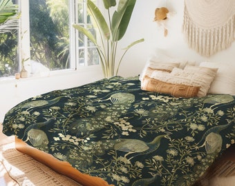 Housse de couette paons vert olive des bois sur bleu marine