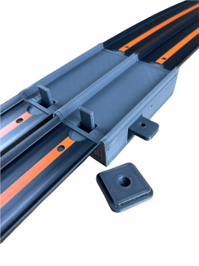 Morsetto compatibile con Hot Wheels con 1 cancelletto di partenza Ln - Italia Morsetto compatibile con Hot Wheels con 1 cancelletto di partenza Ln - Italia