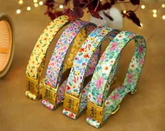 Wildblumen Muster Hundehalsband mit eingraviertem Schnallen-Namen, niedliches Blumendruck-Halsband für Mädchen-Hunde, personalisiertes Blumen-Hundehalsband