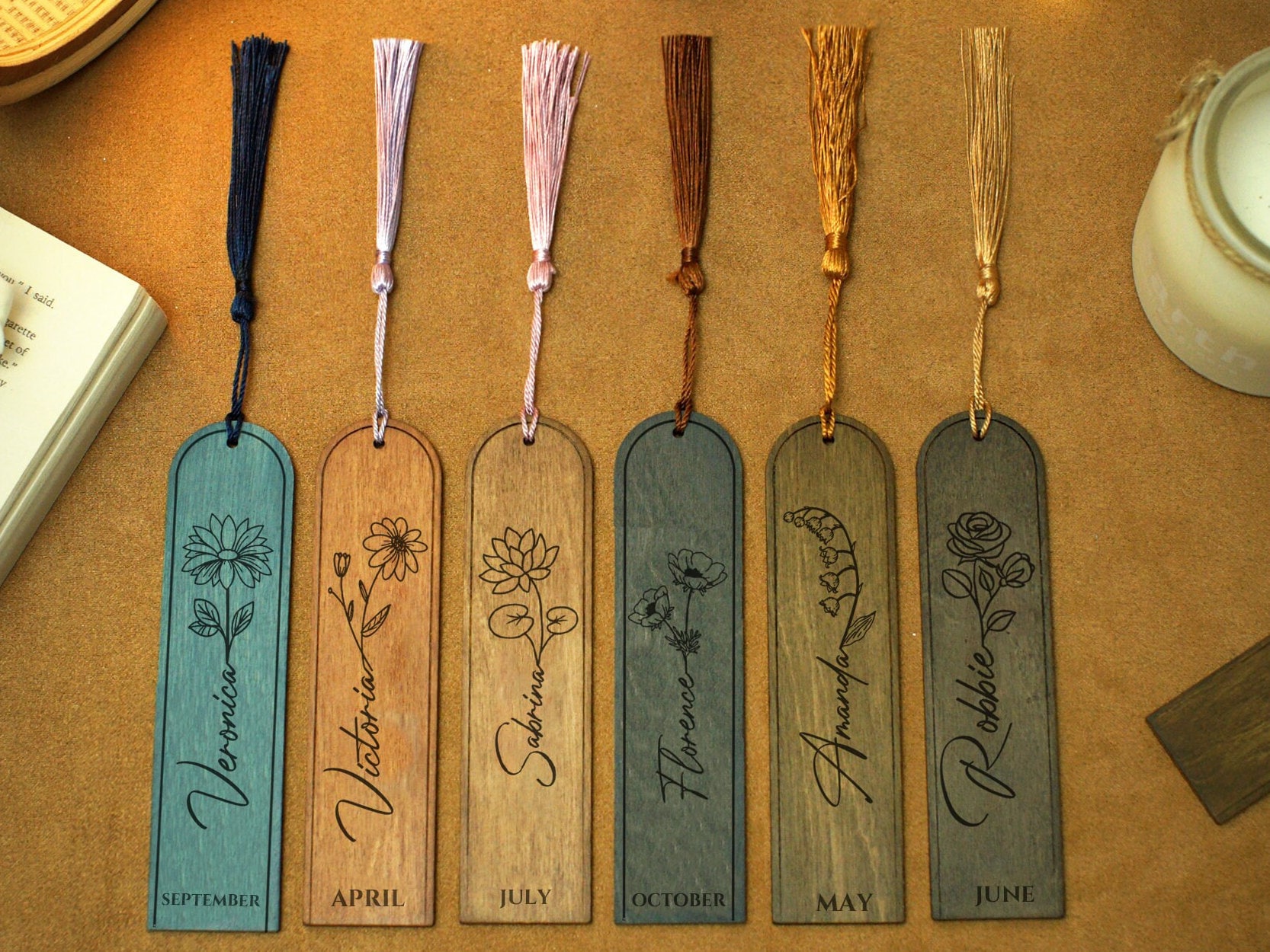 Personalized Birth Flower Bookmark with Tassel, Custom Name Wood Bookmark, Cute Birthday Gift, Gift for Book Lover/Bookworm