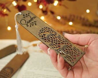 Unique Patterns Carving Wooden Bookmarks with Engraved Personalization, Custom Wood Bookmark, Christmas Gifts for Book Lovers, Reader Gift