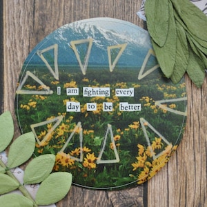 Estou lutando todos os dias para ser melhor, adesivo de 3", adesivo circular, adesivo fosco, adesivo para laptop, lembrete, força, amor próprio, autocuidado