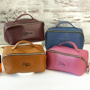 Personalized Leather Toiletry Bag for Men, Custom Dopp Kit for Traveller, Gift for Him, Engraved Grooming Bag, Groomsmen Gifts