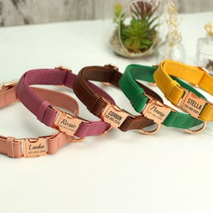 Puede incluir: Cinco collares de perro de cuero personalizados en diferentes colores, incluyendo rosa, marr&oacute;n, verde y amarillo. Cada collar tiene una hebilla de oro rosa y una etiqueta de nombre personalizada con un n&uacute;mero de tel&eacute;fono.