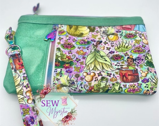 Frog Princess Wristlet, Princess Wristlet, Zippy Clutch, Green Purse, Gift for Girl, Fandom Gift, Sew Majestic, Comic Con, Frog Purse