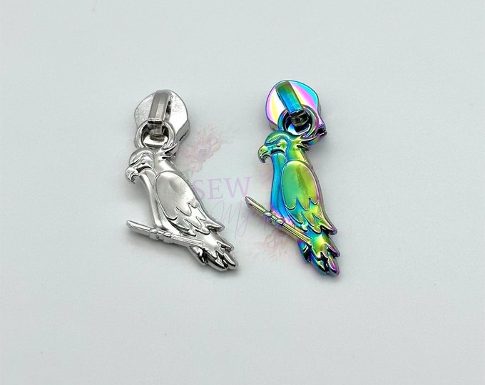 Parrot Size #5  Nylon Zipper Pull Exclusive to Sew Majestic, Bird Zipper, Tropical Zipper Pull, Zipper Charm, for Nylon Zipper Tape