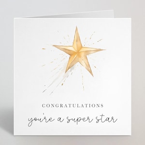 Tarjeta de felicitación "Felicidades, eres una superestrella". ¡Bien hecho! ¡Estoy orgulloso de ti! Tarjeta de felicitación para hijo, hermano o hija. Fabricada en el Reino Unido.