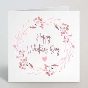Happy Valentines Day Floral Pink Wreath Card - Leuke Cursive Valentines Day Love Card - Voor vrouw vriendin verloofde haar - UK Made