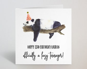 Nombre personalizado y edad Lazy Teenager Panda Birthday Card - 13th Trece Birthday Card Hija, sobrina, hermana. Nieta - UK Made