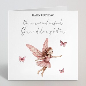 Alles Gute zum Geburtstag einer wunderbaren Enkelin Karte - niedliche kursive Fee und Schmetterling rosa Geburtstagskarte kleines Mädchen, Enkelin - hergestellt in Großbritannien