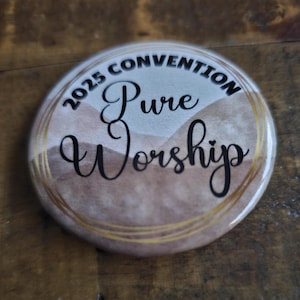 Botones de la Convención de Adoración Pura, Convención de los Testigos de Jehová 2025, Amigos de los Testigos de Jehová, Hermanas de los Testigos de Jehová