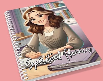 Op de afbeelding: Een wit spiraalgebonden notitieboek met een kleurrijke illustratie van een vrouw die in een boek schrijft. De omslag van het notitieboek staat "Spiritual Planner" en "Fully Accomplish Your Ministry" met een bijbelvers uit 2 Tim. 4:5.