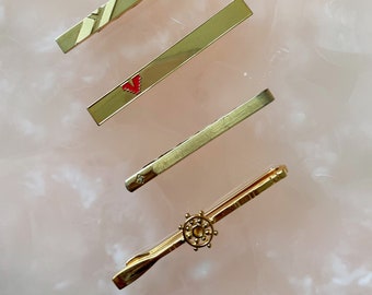 Pince a cravate métal blanc et doré, cabochon de cristal - Pince à