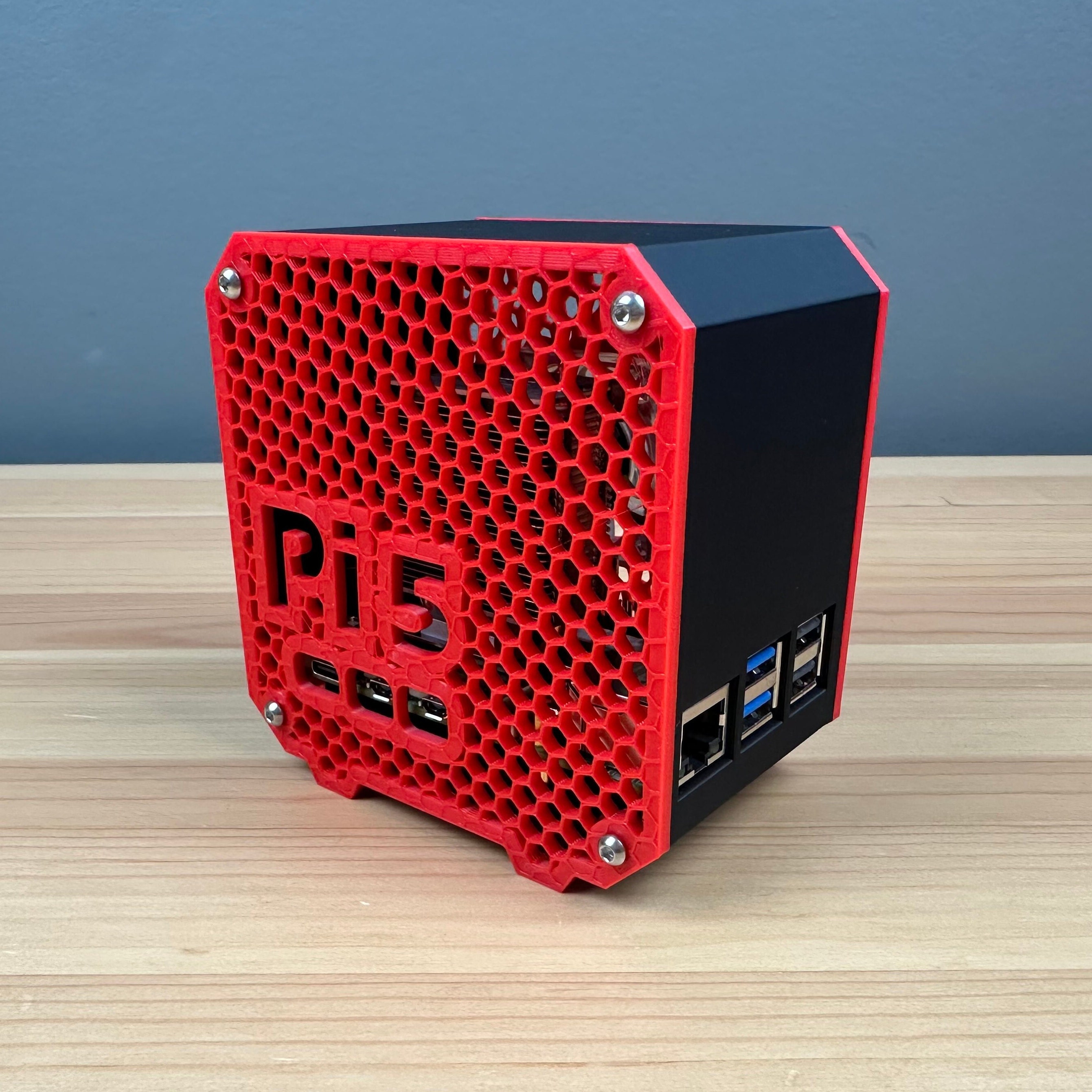 Raspberry Pi 5 Desktop Case