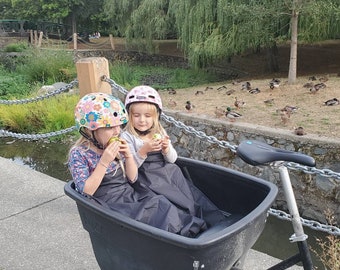 The Big Lark - Waterproof Fleece Lined Attachable Blanket for your CargoBike Kids! (USA Tariffs included in price)
