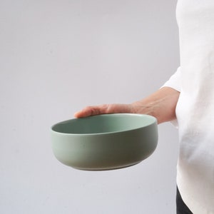 Ceramic bowl matt green 600ml with lid | Ceramic plate | modern stoneware | handmade tableware in Germany