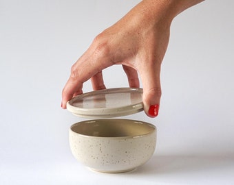 Kleine Schale | natur gesprenkelt | Keramikdose ohne/mit Deckel | Geschirr handgetöpfert | Keramik aus Deutschland | Geschenk