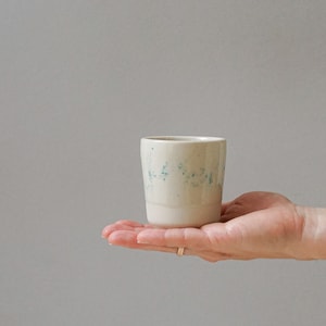 Cortado mug | natural with green pattern | modern stoneware | handmade in Germany