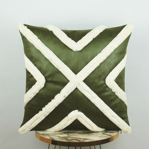 Modern Designed Green Pillow Cover,Green-Cream Throw Pillow,Textured Pillow Case, Couch Pillow, 20x20 22x22 24x24 Gift Pillow