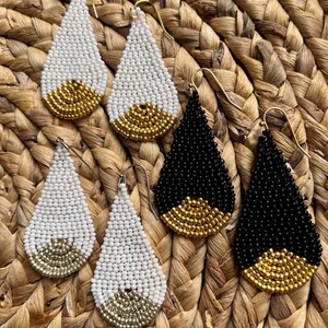 The ARETE / Perlenohrringe / Perlenschmuck / Saatperlen Ohrringe / Boho Ohrringe