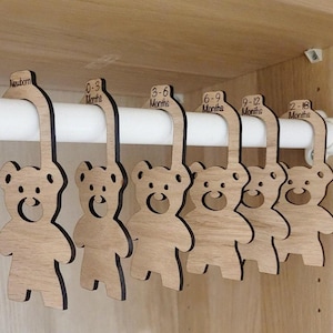 Cintres personnalisés pour bébé – séparateurs de garde-robe en forme d'ours, cintres en bois pour chambre d'enfant, cadeau ours pour nouveau-né, idée cadeau pour nouveau-né