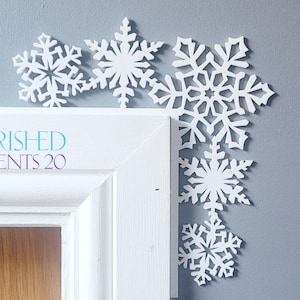 White Snowflake Christmas Door Decoration, Christmas Decorations for the home, Christmas Ideas for Kids, Christmas Gift For Women, Xmas