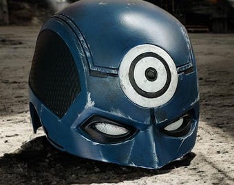 Niebieska maska taktyczna z tarczą w stylu komiksowym Bullseye