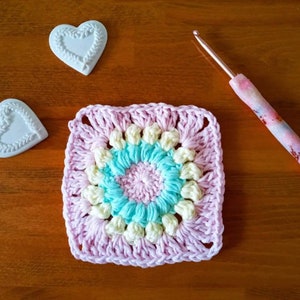 Crochet Sunburst Granny Square Pattern: Easy Beginner Tutorial (PDF Pattern)