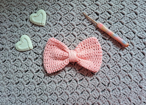 Crochet Bow Pattern: Crochet Easy Feminine Bow Tutorial For Beginners (Digital Download)