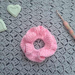 Crochet Easy & Feminine Cotton Scrunchie Pattern ONLY, How To Crochet A Scrunchie Beginner Tutorial, Easy Crochet Hair Tie Pattern