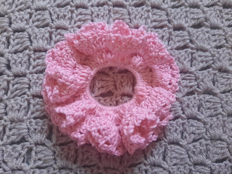 Crochet Easy & Feminine Cotton Scrunchie Pattern