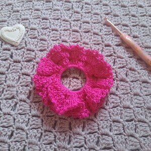 Crochet Easy & Feminine Cotton Scrunchie Pattern