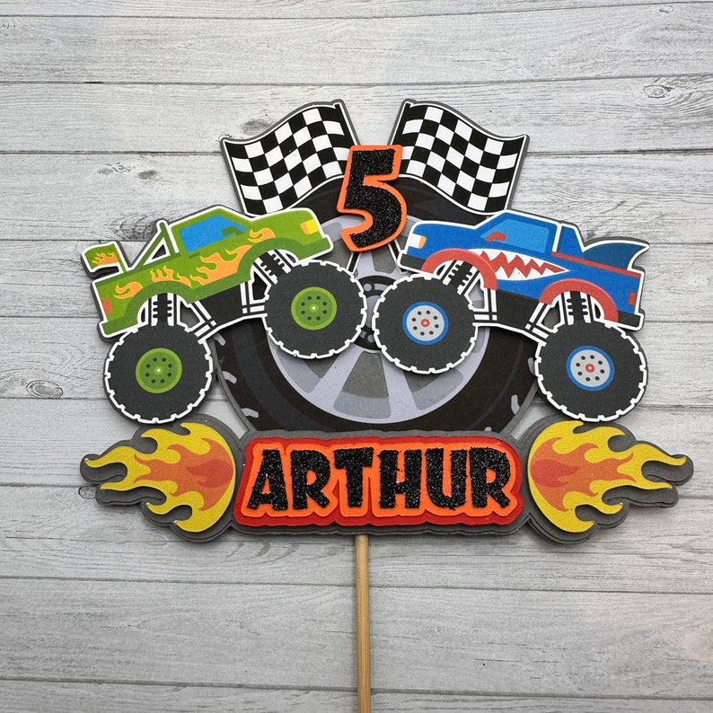 Monster Truck Cake Topper, Handmade Personalised Birthday Cake Decoration with Vehicles and Racing Flags, Party Supplies for Boys afbeelding 3