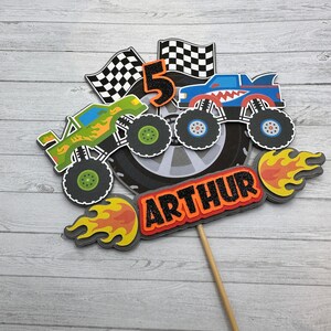 Monster Truck Cake Topper, Handmade Personalised Birthday Cake Decoration with Vehicles and Racing Flags, Party Supplies for Boys afbeelding 5