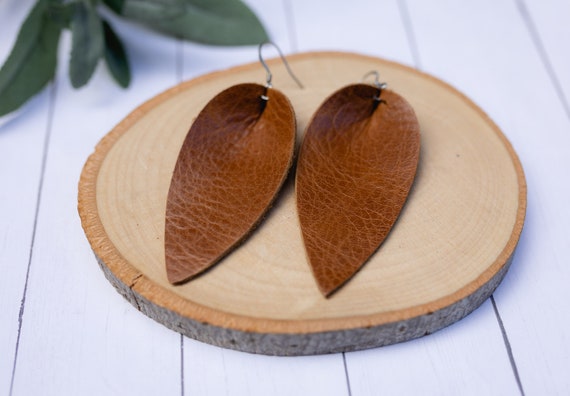 Leaf Earrings Mat - Camel