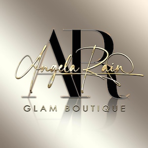 Op de afbeelding: Een gouden en zwart logo met de tekst "Angela Rain" in een cursief lettertype en de woorden "GLAM BOUTIQUE" eronder.
