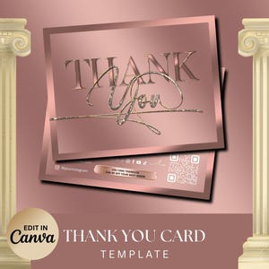 Op de afbeelding: Roze gouden bedankkaart sjabloon met de woorden "THANK YOU" in een stijlvol lettertype. De kaart bevat social media iconen en een QR-code. De woorden "EDIT IN Canva" zijn ook zichtbaar.