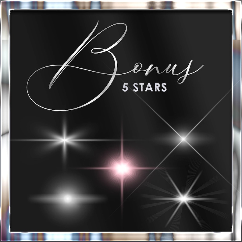 Pu&ograve; includere: Grafica digitale su sfondo nero con la parola "Bonus" in corsivo e le parole "5 STARS" in sans-serif. L'immagine presenta anche diversi effetti di scoppio stellare in bianco e rosa.