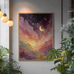 Puede incluir: Una impresi&oacute;n art&iacute;stica rectangular enmarcada que muestra una escena de cielo nocturno con una luna creciente y estrellas dispersas sobre capas de nubes suaves y onduladas en tonos morado, rosa y dorado, creando una atm&oacute;sfera celestial.
