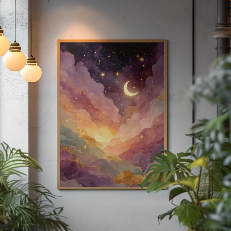 Puede incluir: Una impresi&oacute;n art&iacute;stica rectangular enmarcada que muestra una escena de cielo nocturno con una luna creciente y estrellas dispersas sobre capas de nubes suaves y onduladas en tonos morado, rosa y dorado, creando una atm&oacute;sfera celestial.