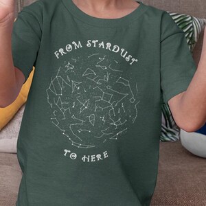 T-shirt personnalisé ciel nocturne pour enfants, t-shirt personnalisé carte des étoiles, cadeau pour date de naissance ou baby shower, t-shirt léger en coton doux