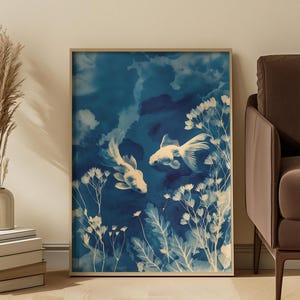 Impression d'art cyanotype poissons koi : plantes sous-marines oniriques indigo