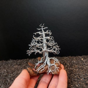 Escultura de alambre en miniatura, árbol bonsái